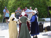 MIA visar medeltida danser!